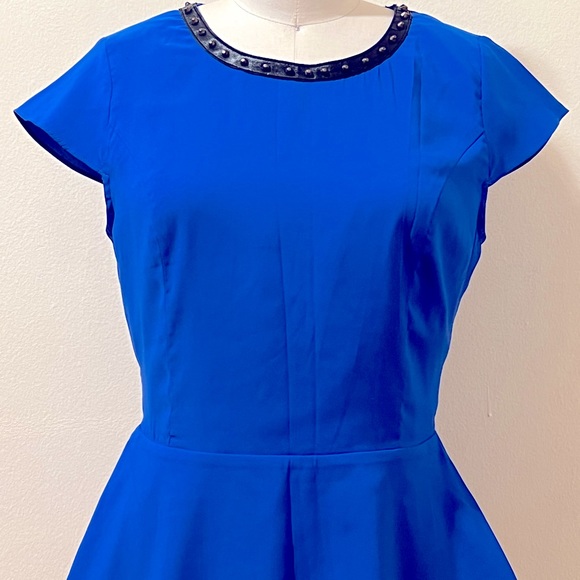 New Guess peplum hemline top - size S - Picture 1 of 6